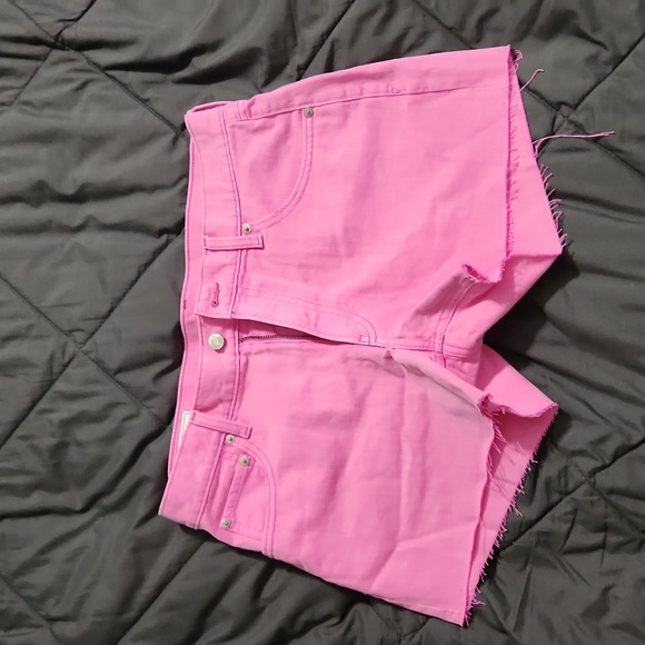 GAP Pants - Women's GAP washwell jean shorts size 28 pink
